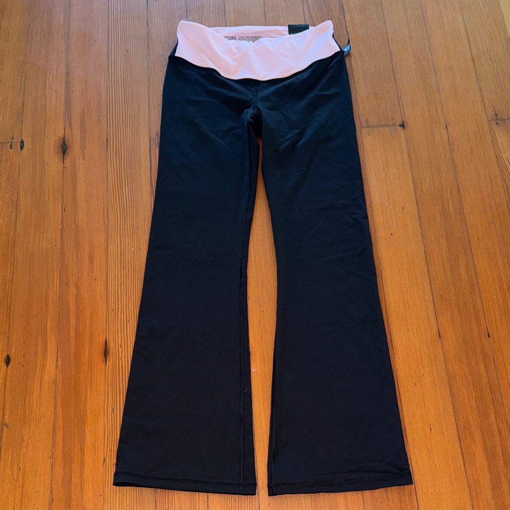 Victoria's Secret NWT size Small Short  flare Black Leggings bootcut NEW